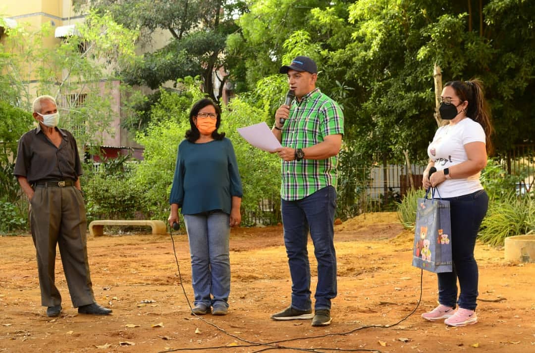 DirwingsSF's tweet photo. En el día de ayer compartimos en nuestro programa San Francisco @MiCiudadSF, la inauguración del tercer pozo de agua en el sector San Felipe de la parroquia San Francisco.
-
¡Con AMOR todo es posible!
@MiCiudadSF
#YoSoyDeAqui ☀️ https://t.co/nma8YXYJnj