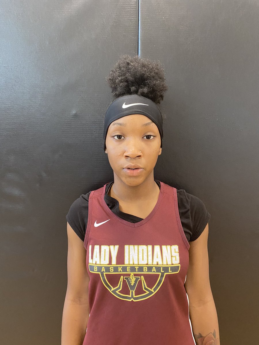 CoachShaySmith's tweet photo. Day 2 Top Performer 2023 @DeAsiaThomas6 of Vidalia High School! Showed ability to handle the pressure and be a floor general. Knows how to create her shot off the dribble. High Motor! #BryanCountySummerJam @coachmincey @PGH_Georgia https://t.co/EJJgjSaImp
