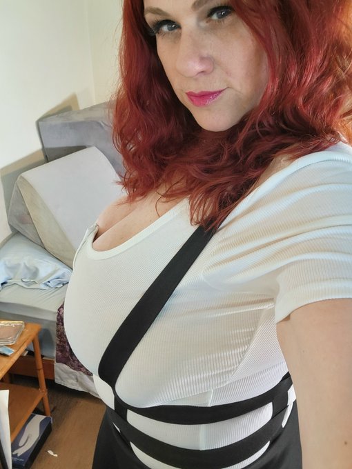 https://t.co/8Uzq0oViQt Serious cleavage 😋 https://t.co/zXpXh4hvfN<a href="/tag/bigboobproblems"class="tags"><span>#bigboobproblems</span></a>