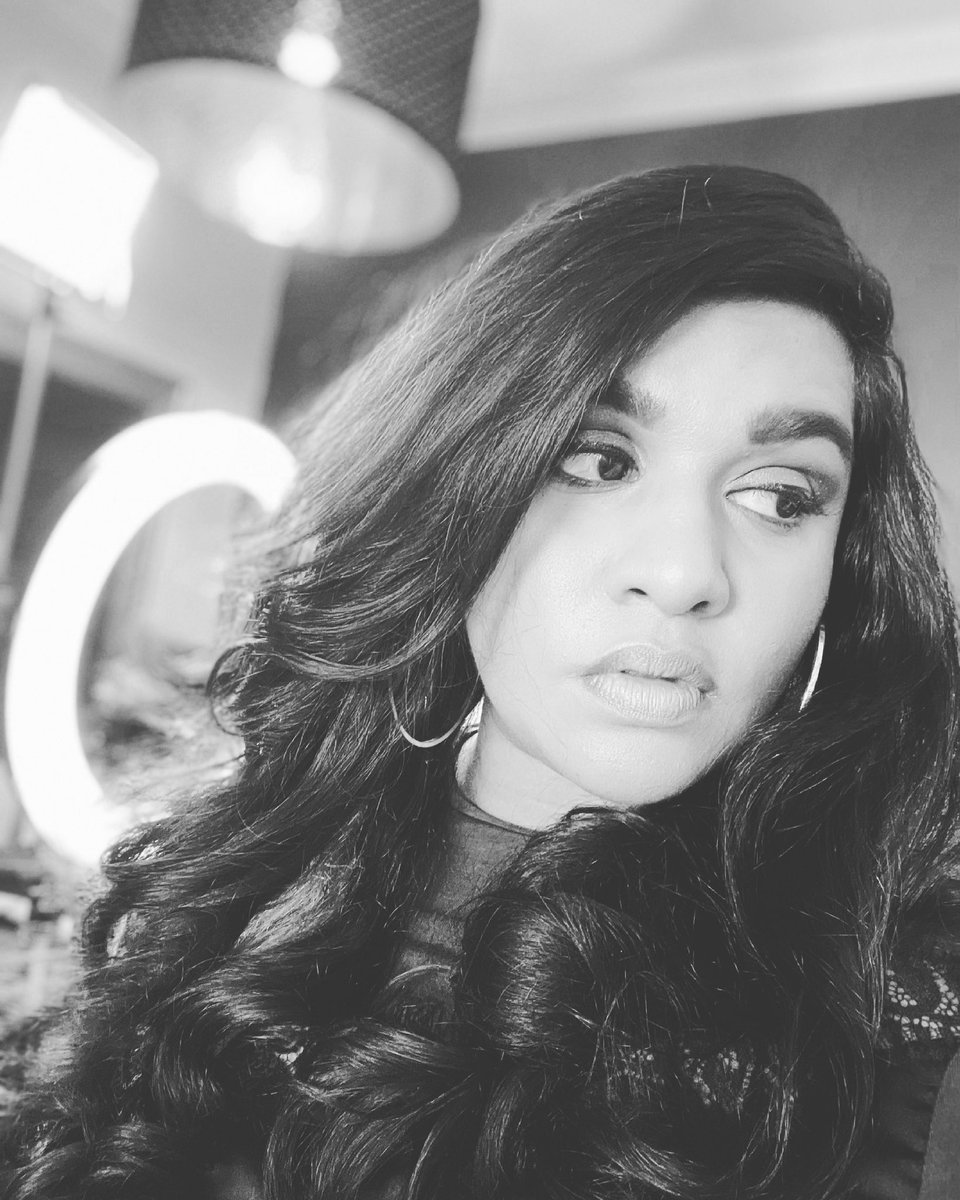 RoveenaMusic's tweet photo. Face I make when someone mentions to me that side parts need to stop. 🤦🏾♀️ #comingsoon #TrueStory #facesimake https://t.co/KNm01UlUhe