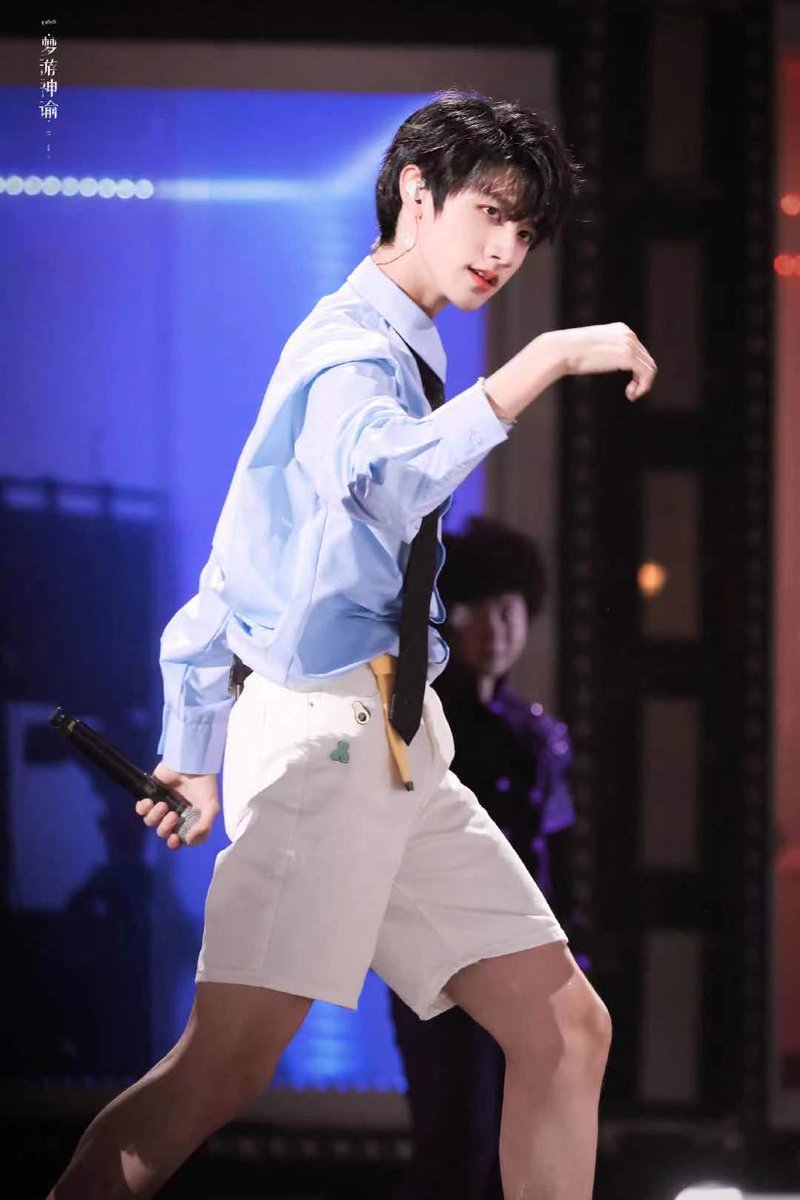 MomoLai13's tweet photo. 朱志鑫 210616快手真心夜饭拍
cr.logo https://t.co/WkeiU1171t