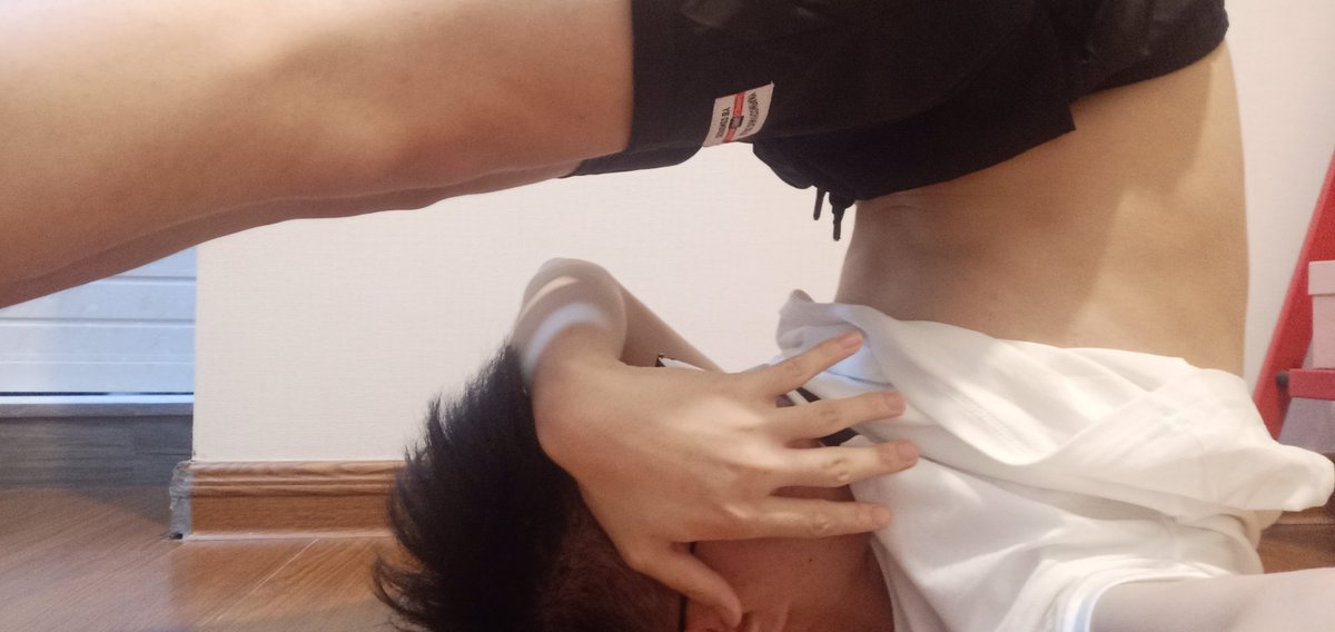 lieeguma's tweet photo. 小浣熊柔韧性超好～ https://t.co/RaAjB7VV7G