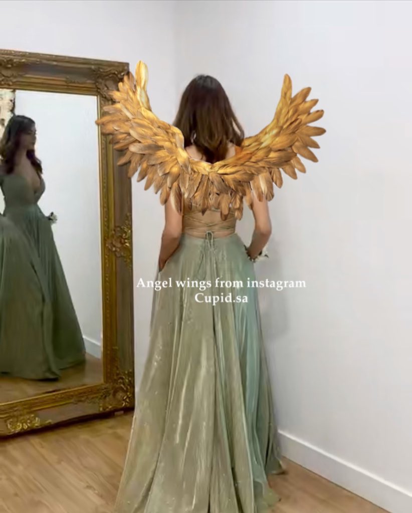 cupidsaa's tweet image. Queen of angels 🏹💕💕💕
بريقها لا بريق الذهب 👸