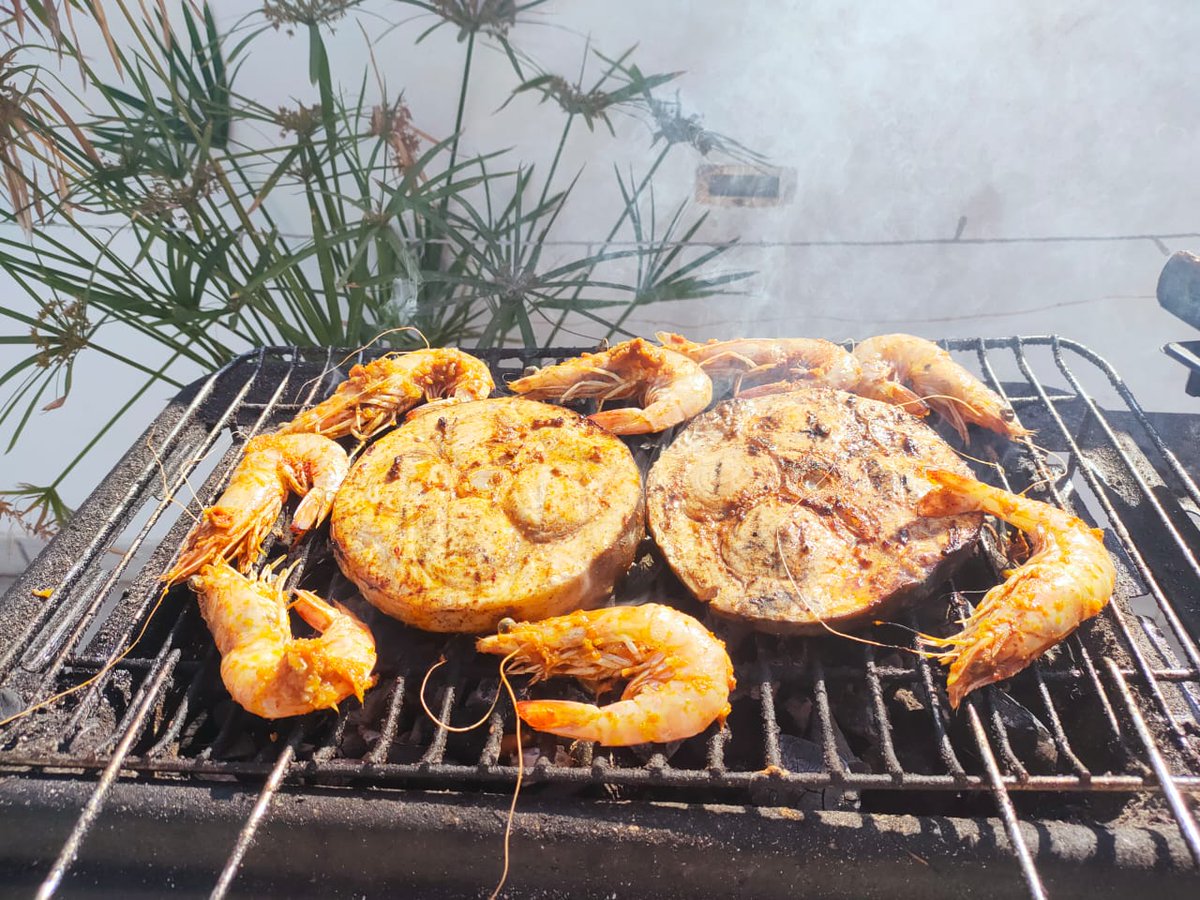 KhablachiYadh's tweet photo. @BjdAsma
#ftourtime
#launchtime
#eurotime
#Portugalvshungary
#EURO2020
😉🍺🍷🍸🥘🥗🍳🍟🍔🥓🥩🍗🍖🧀 https://t.co/KeZMNtvrMv
