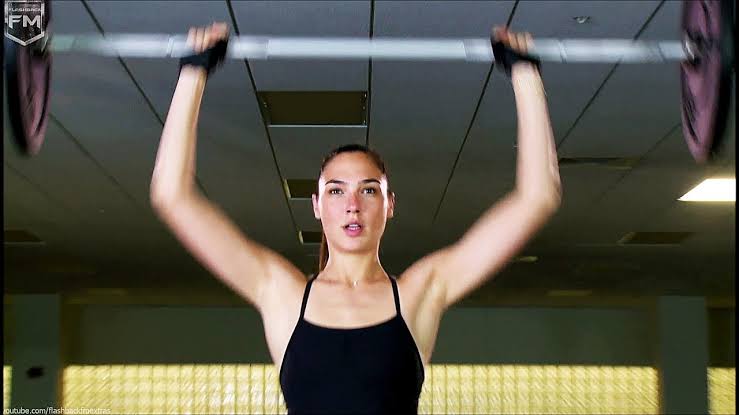 GxldeVall's tweet photo. @GalGadot I love this women, she is the best 🤩 https://t.co/DoYet5seze