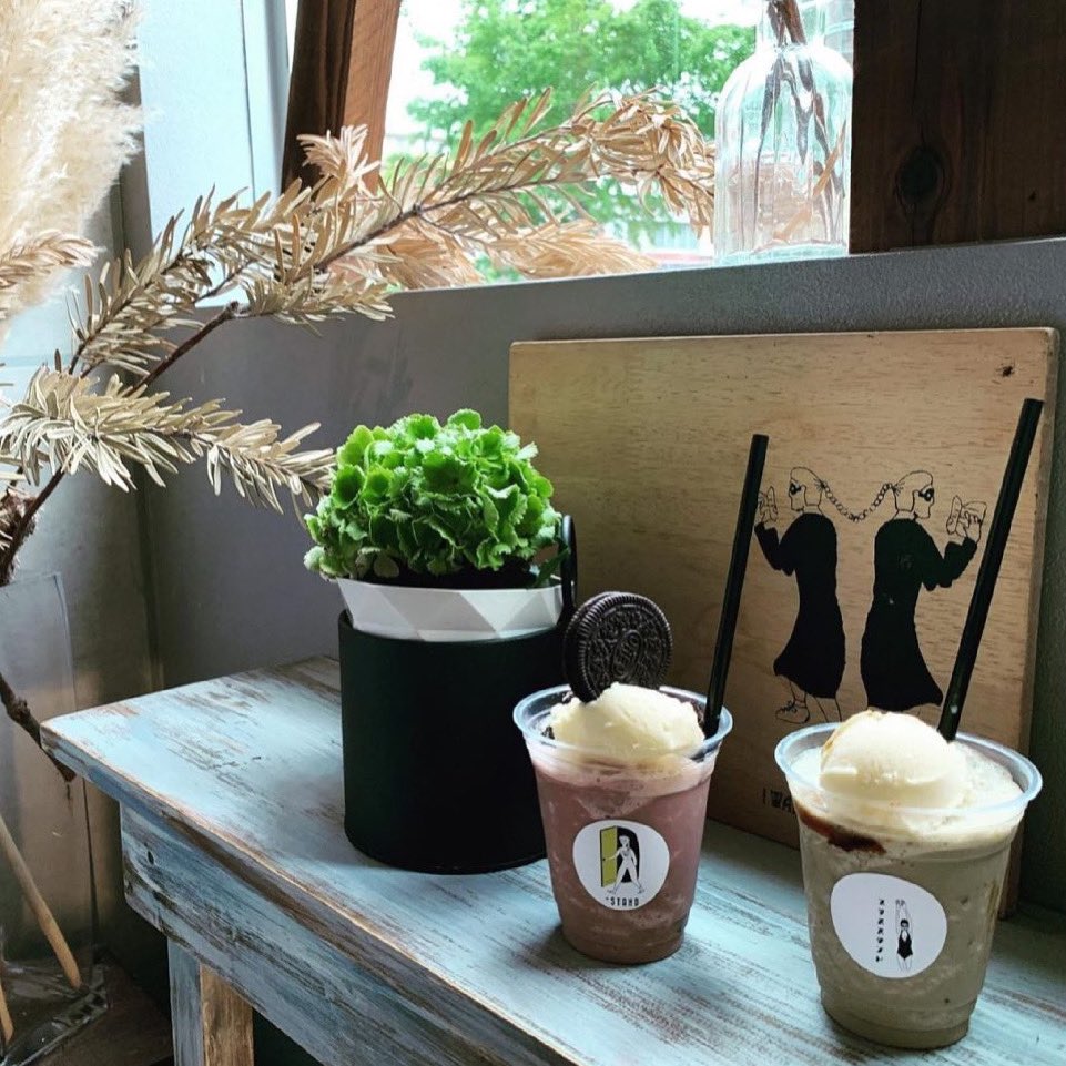 #チョコオレオシェイク
#ほうじ茶ミルクシェイク
.
今日も11時からやってますので、ご来店お待ちしております🙌
.
<a href="/plus_stand/">プラススタンド</a>