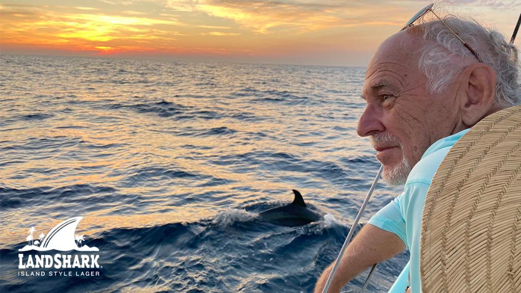 Retweet if you want to be by mother ocean 🏴‍☠️