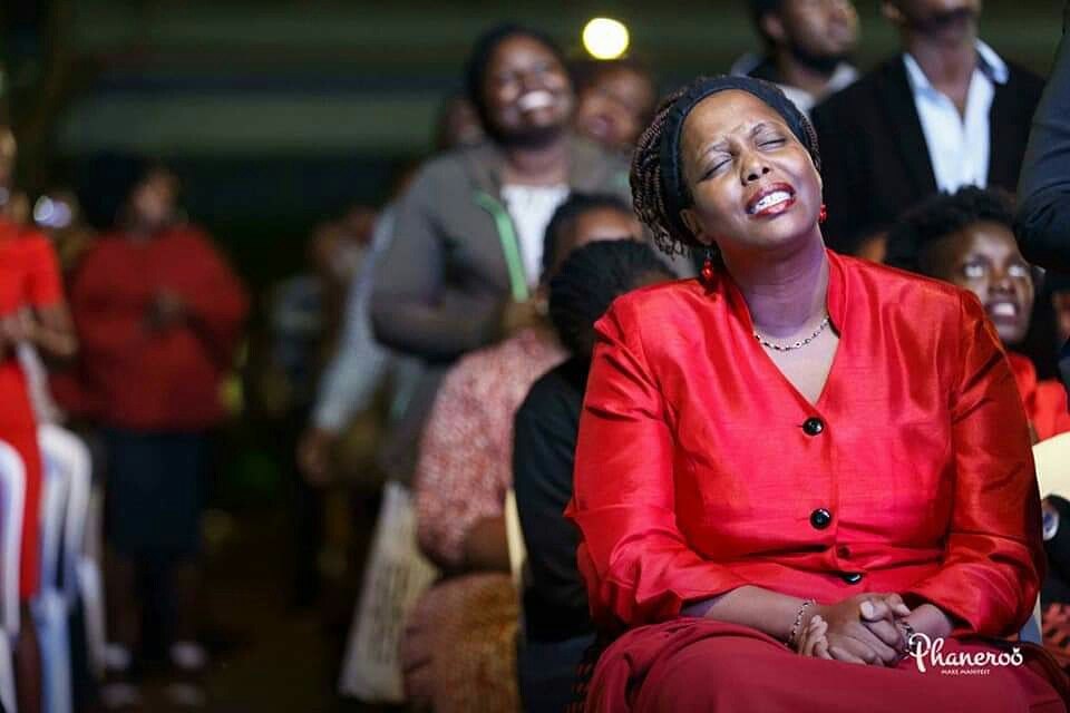 Angalia zaidi ya ujumbe ambao unakupa mtoto, unaokuletea kodi, au unaokuletea mwenzi. Sikia kile ambacho Mungu anasema anataka kufanya katika wakati wetu.

#PhanerooDevotion
bit.ly/PhanerooSunday…

#SHEILA Ruto Itumbi #AskKirubi