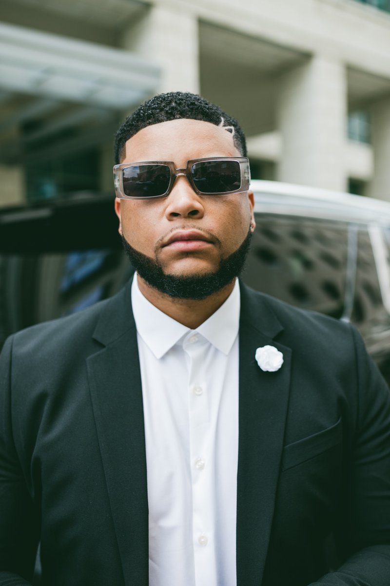 Dez Brown. tweet media