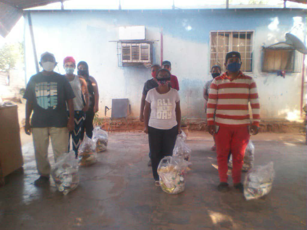 ManuelGBernalM's tweet photo. 📍La @Milicia_B1, realiza el seguimiento y control de la entrega de alimentos en el CMM ZODI Anzoategui, ADI 514 Cacique Conopoima, beneficio que llega a las manos del Pueblo en Armas (ADI/UPDI), consolidando y apoyando al territorio nacional.

#15Junio https://t.co/tQ232Qp5nq