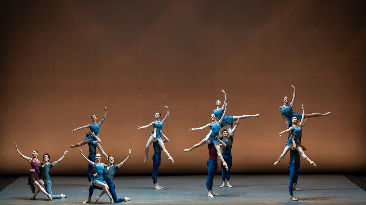 rbo_org's tweet photo. 💙 A few photos from @TheRoyalBallet's British Ballet Charity Gala performance

We're streaming this event via our website on Friday!

Grab your tickets: https://t.co/BOjuiUIUkT

📸: Johan Persson

#OurHouseToYourHouse https://t.co/Z12szCeFpL