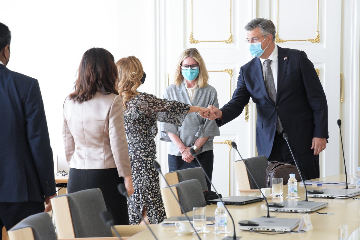 Elisabetta Capannelli tweet media