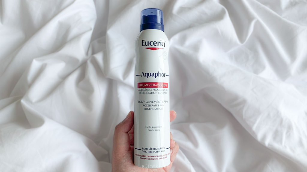 arnathaofficial's tweet image. อัศจรรย์ใจมาก ไม่คิดว่าจะดีขนาดนี้ Eucerin Aquaphor Spray สเปรย์ล็อคผิวชุ่มชื้นของยูเซอริน ความแห้งกร้านทั้งหลายแตกกระเจิงไปหมดเลยจ้า ผิวแห้ง เข่าด้าน ศอกแตก หายหมด นี่ฉีดส้นเท้าที่แห้งแตกแบบไม่ไหวแล้ว ฉีดแล้วใส่ถุงเท้าทิ้งไว้คืนนึง ตื่นมาถอดถุงเท้ามางงเลย เหมือนได้เท้าใหม่