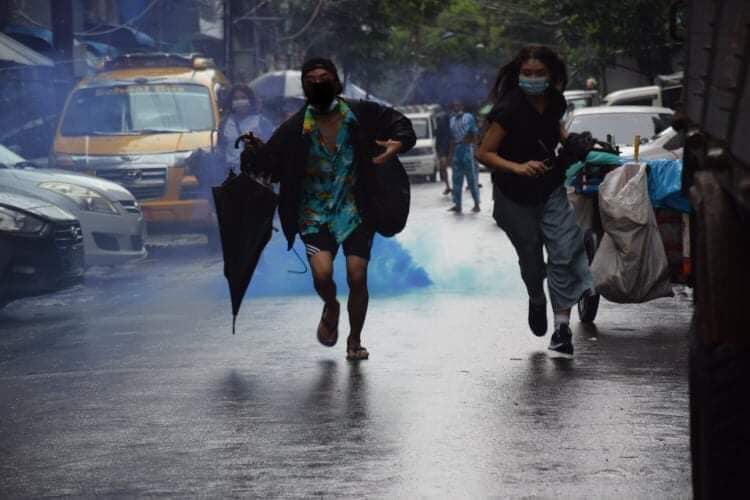 Images from Yangon's Kyimyindaing Township this morning (Jun 15) when five protesters were arrested after armed forces of Myanmar's coup regime rammed into the people to break up the rally.  

Photos: CJ

#WhatsHappeningInMyanmar