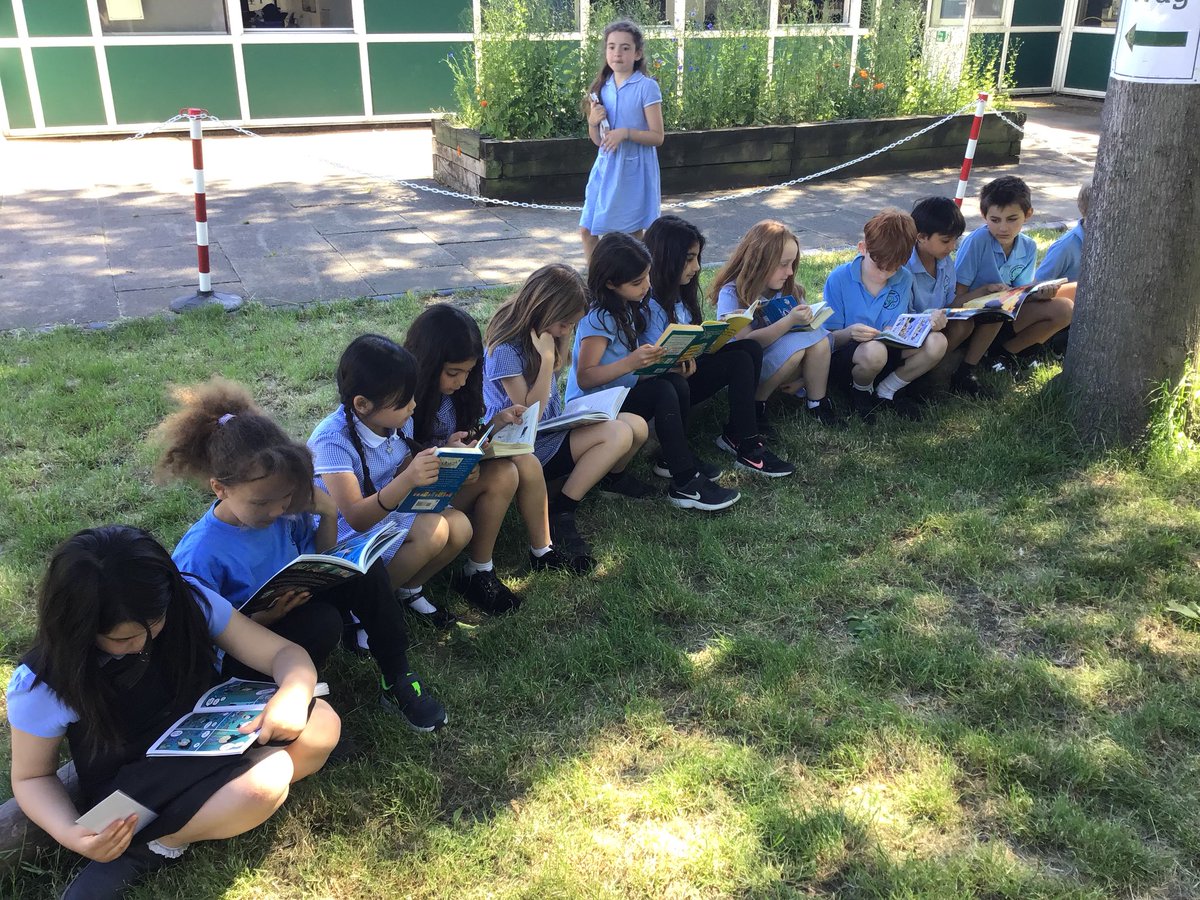 MissN0Donnell's tweet photo. Year 3 love DEAR time in the sun! ☀️ @Grazebrook_Pri https://t.co/kjTQ7RWZiA