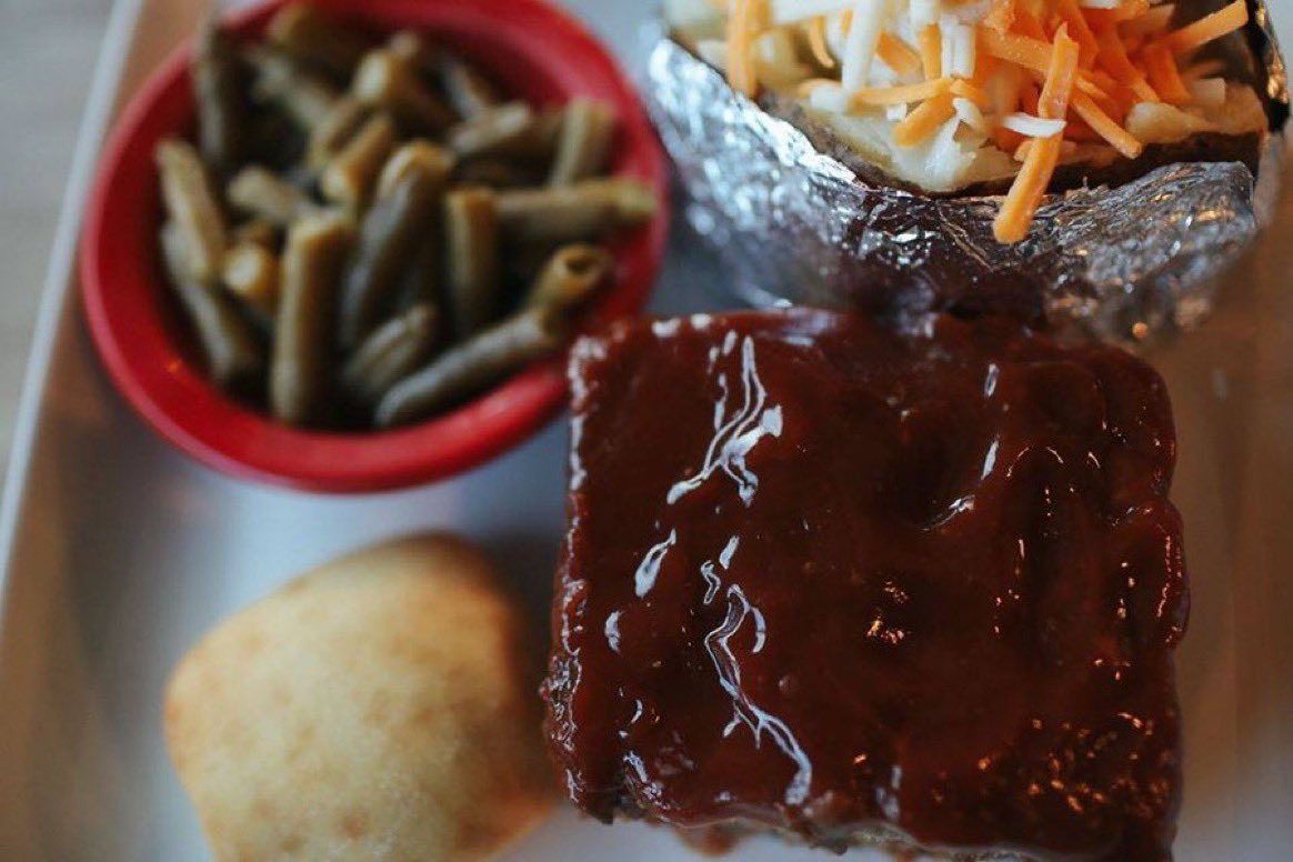 Eat13Bones's tweet photo. Happy Tuesday! Dine in, or order to-go! Our specials today are Meat Loaf, Baked Ham and Spaghetti with salad! Come and get it! - https://t.co/h0sDXGorDx - #13Bones #MountAiry #SurryCounty https://t.co/SPrvJLBZAq