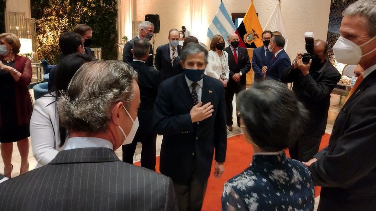 MMontalvoEC's tweet photo. #DiplomaciaDelEncuentro también en Guayaquil. Ayer tuvimos una fructífera reunión con el Cuerpo Consular acreditado en esta jurisdicción, conocimos la actividad de los representantes de países amigos y la relación dinámica que mantiene esta ciudad con la comunidad internacional https://t.co/HliYFH9zxP