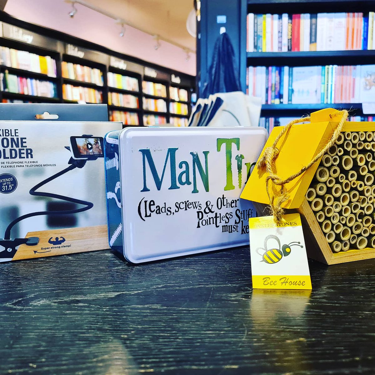 From fab new fiction to great gifts, we've got you sorted this #FathersDay 📚📚