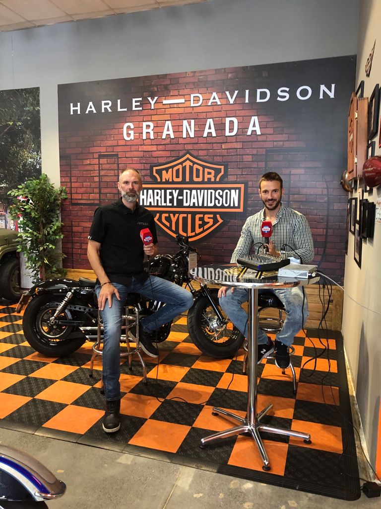 rmarcagranada's tweet photo. 🏍️ ¡Qué maravilla de moto! La nueva #PanAmerica de Harley Davidson está disponible en el concesionario de Granada para que podáis conocerla

Nuestro @Joseangelmartos ya la ha visto y está 😮😮. Y ahora, con el buen tiempo, apetece una ruta...

📻#SintonizaTuPasión https://t.co/utz2c93EWK
