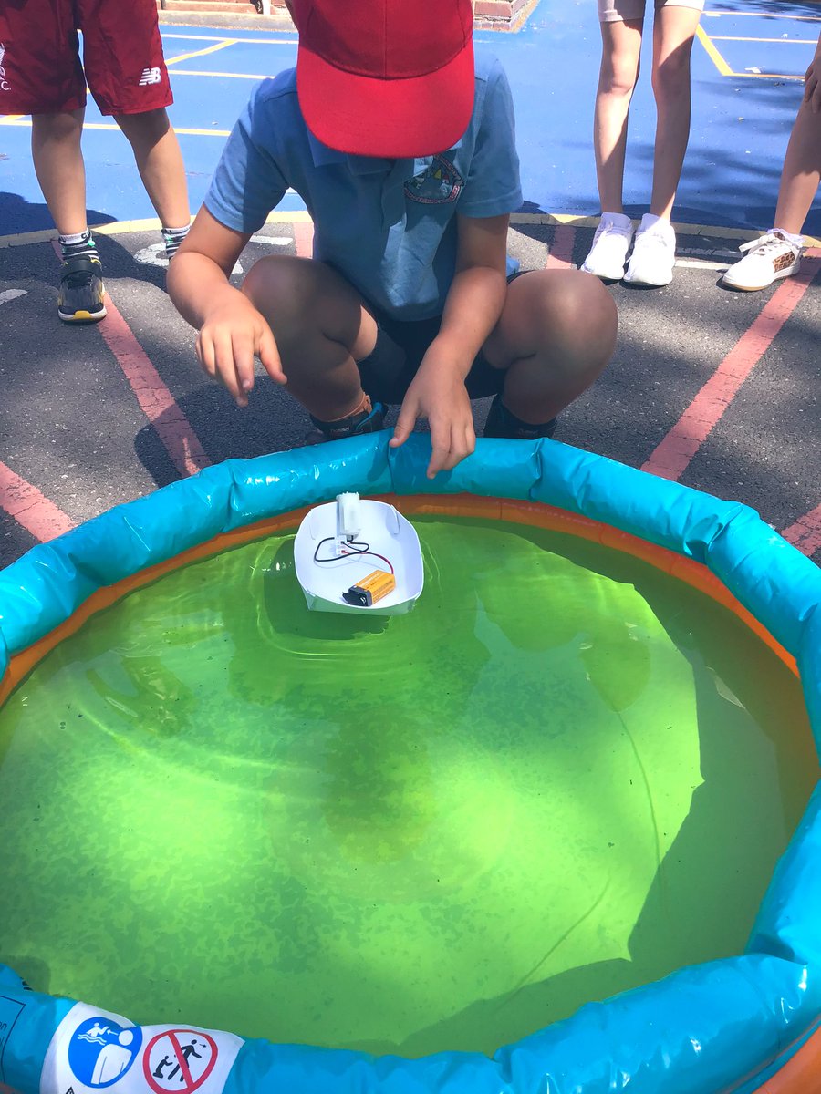 ClaphamTerrace1's tweet photo. First test was a success this morning! You should have seen the pace of these... #scienceday #boatsfloat #royalnavy https://t.co/iWvhV1XODP