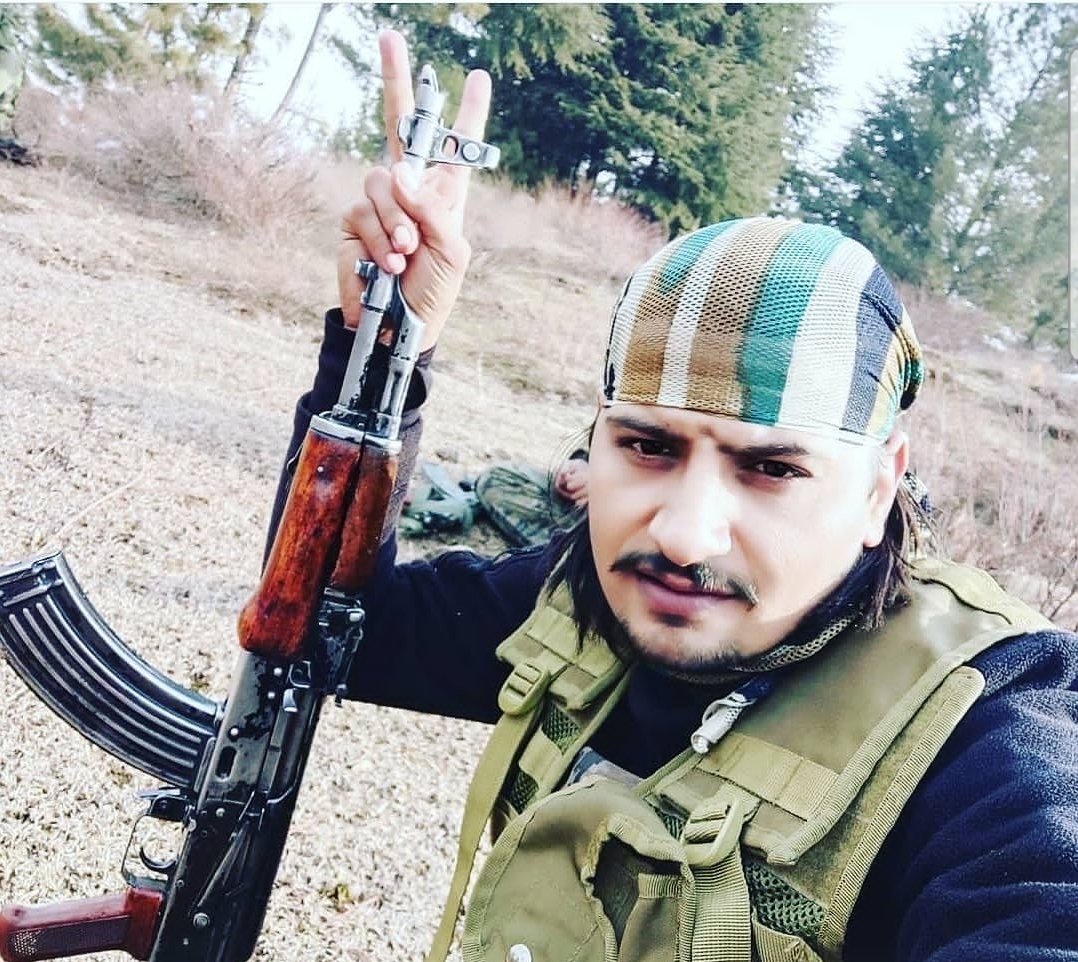 VinayBh77842844's tweet photo. #excuseajaycommando He stand for us now it's our time to stand with him
#Ajay_Commando
#Ajay_Commando 
#Ajay_Commando 
#Ajay_Commando 
#Ajay_Commando 
#Ajay_Commando https://t.co/4yiP5nH2yq @indijaswaloye https://t.co/F1f6D002mx