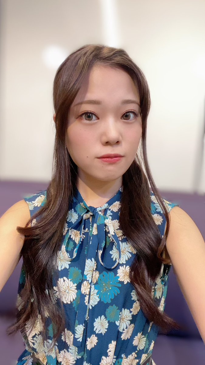 倉知玲鳳 前髪 伸ばしてみたさもあるけど 切りたい気持ちもある