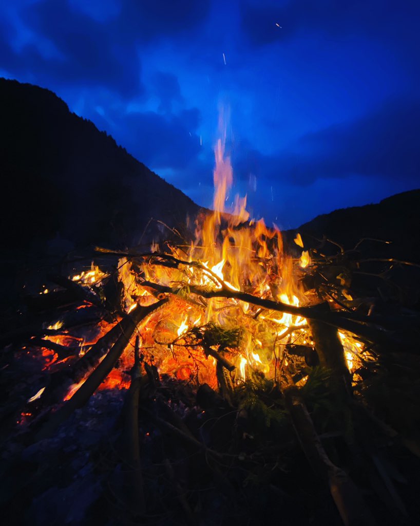 ロビン 焚き火アーティスト 野営 キャンプ テントサウナ 日本 作品 036 蓄える 焚き火アーティスト ロビン たきび 焚火 焚き火 登山 キャンプ アート キャンプ好きと繋がりたい キャンプ好きな人と繋がりたい T Co Lrwde1lrp1