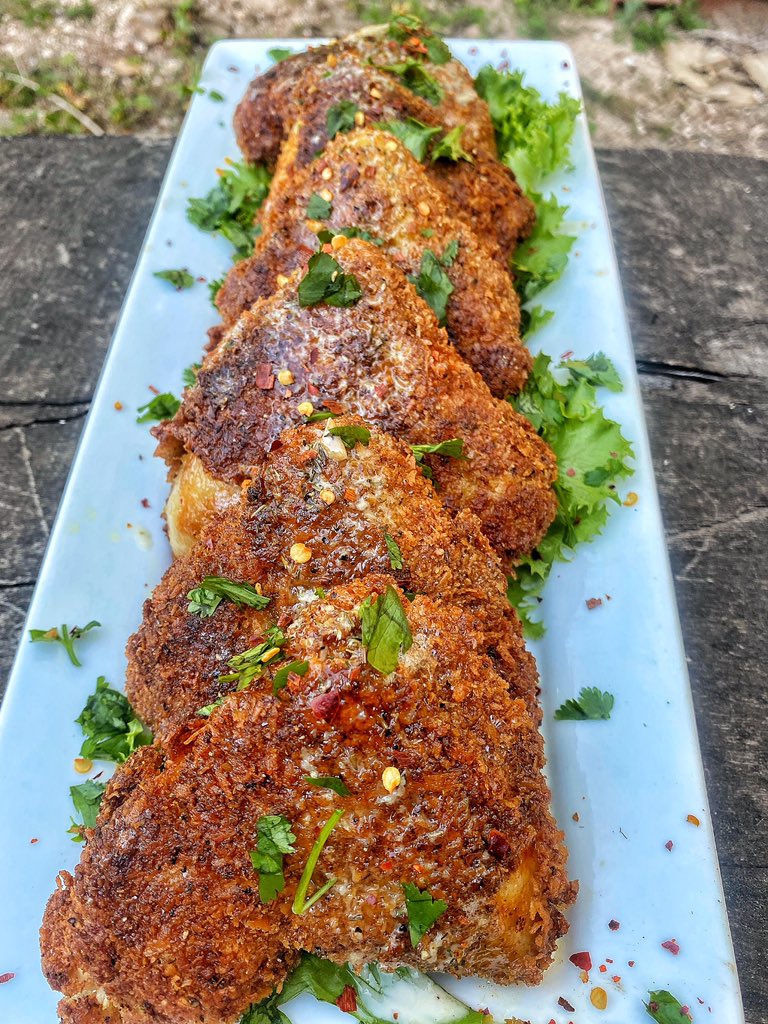 Wings brined in Pickle beer, Saki and <a href="/OakridgeBBQ/">Oakridge BBQ</a> Secret weapon. Breaded with <a href="/CutdaCarb/">Cut Da Carb</a> wraps. Shallow fried in Olive oil. Dipped in Alabama White sauce. #rgv #donnatx #borderbangerbbq