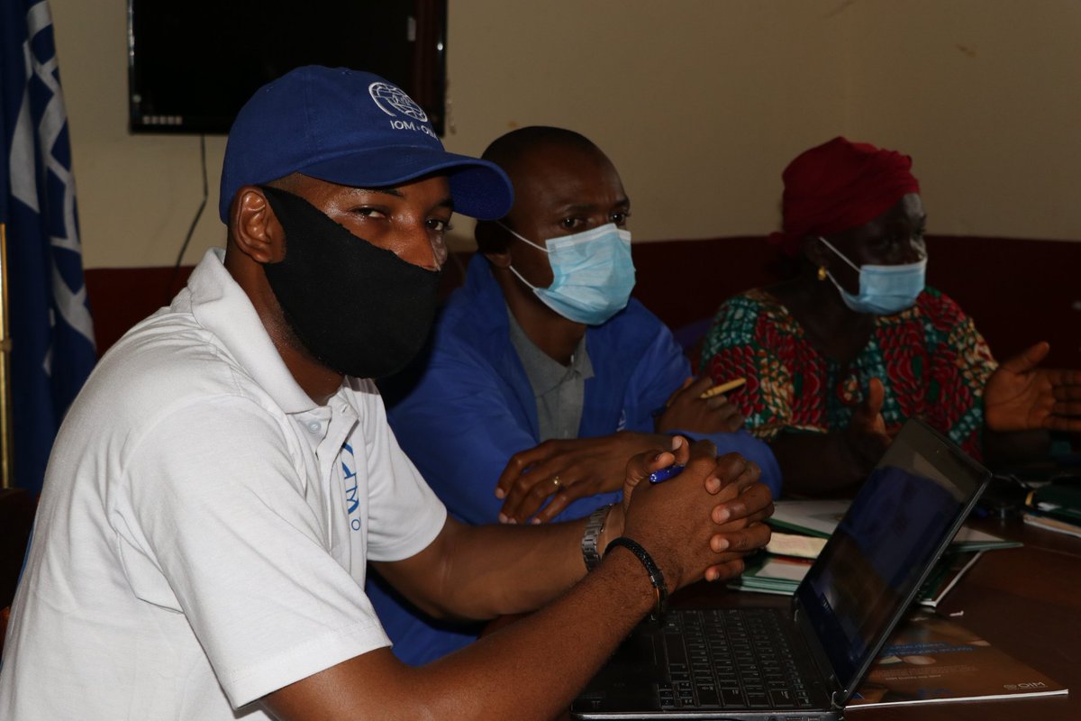asadio14's tweet photo. Suite, ce 15/06/21, de la Réactivation des #PCUSS ds la préfecture de #Nzérékoré, avec l'appui de #OIMguinee.
3e étape, la S/P de #Yalenzou.
Objectif: renforcer la collaboration multisectorielle au niveau des communautés pr la Riposte contre la #MVE...
#Ebolaresponse #CERF https://t.co/KtFtU38KlA