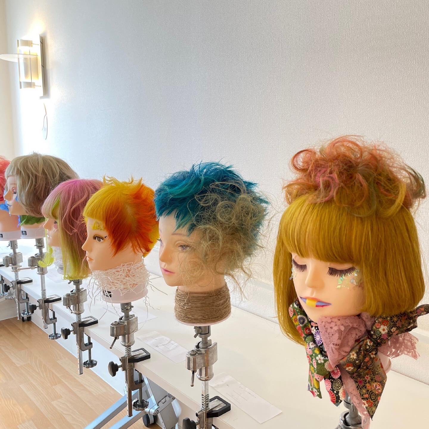 公式 広島ビューティー ブライダル専門学校 V Twitter コンテストの予選会を行いました 個性溢れる作品ばかりです 広島 専門学校 広島ビューティーアンドブライダル専門学校 メイク 学校 ネイル エステ ブライダル フリーカット デザイン