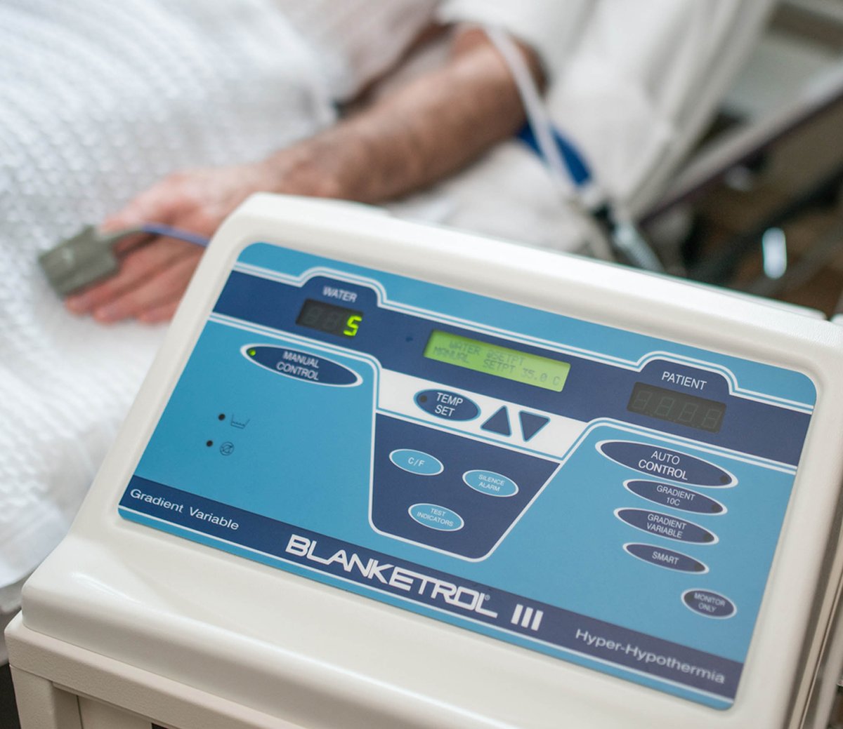 When treating raised temperatures in #COVID19 patients, caregivers said that active cooling had a positive impact on the patient's outcome. Blanketrol® III can raise, lower or maintain your patient's temperature. Learn more: gentherm.com/en/medical/hyp… #Temperaturemanagement