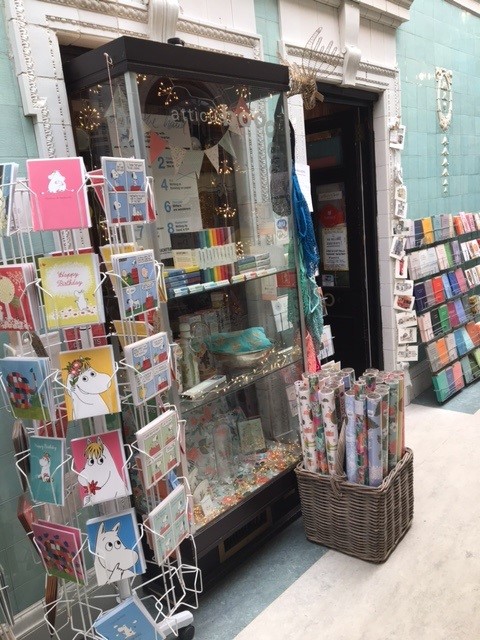 hype cards tweet media