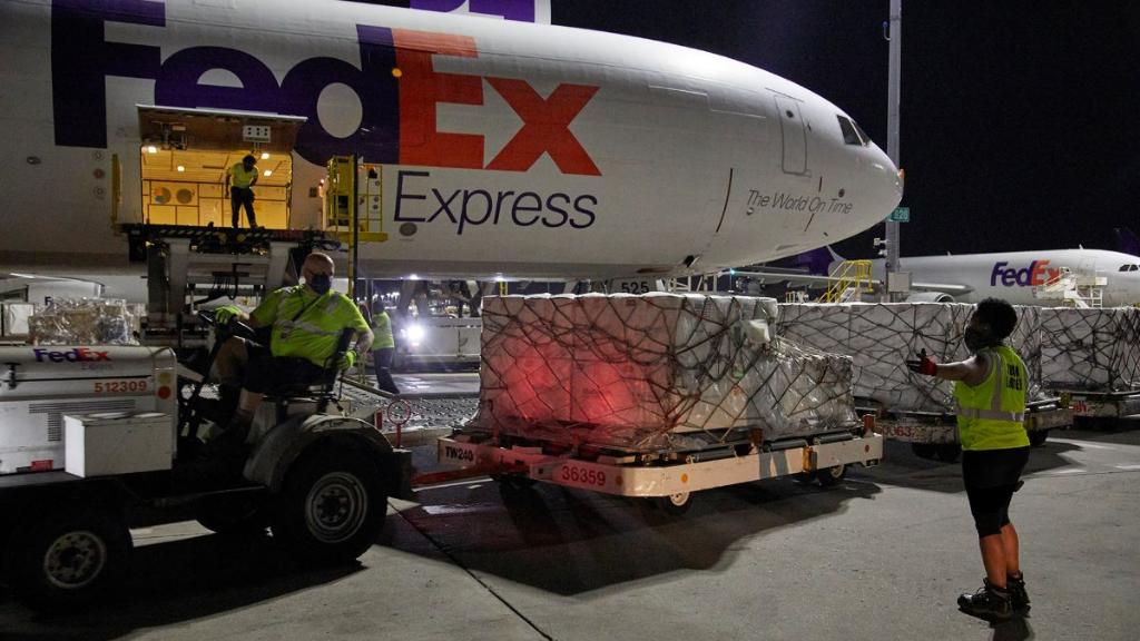 We have safely delivered 1.35 million doses of the Johnson &amp; Johnson COVID-19 vaccine from the U.S. to Mexico, in coordination with <a href="/DirectRelief/">Direct Relief</a> and the U.S. and Mexican governments. Learn more: at.van.fedex.com/6012n1ODC #FedExCares