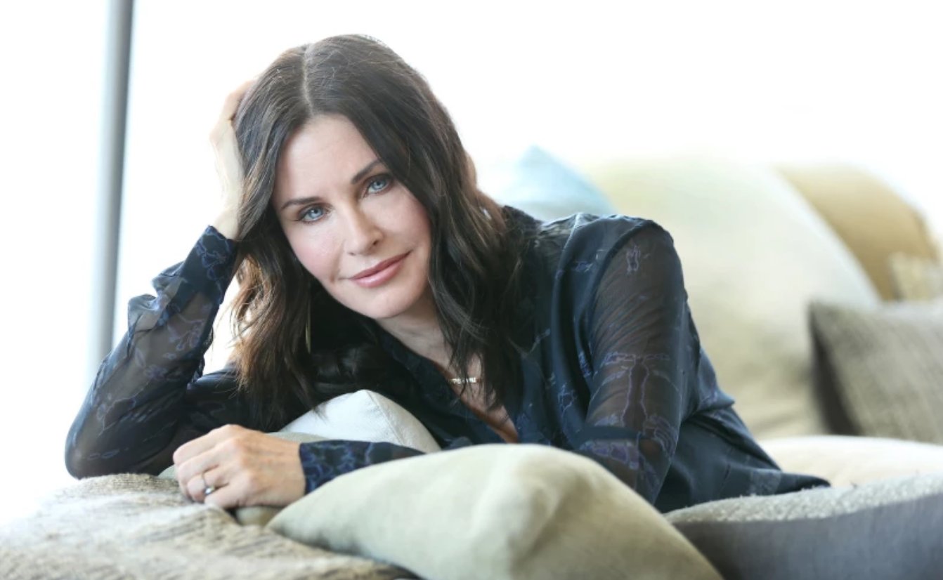 Happy birthday to Courteney Cox, who turns 57 today! PHOTO: LA Times 