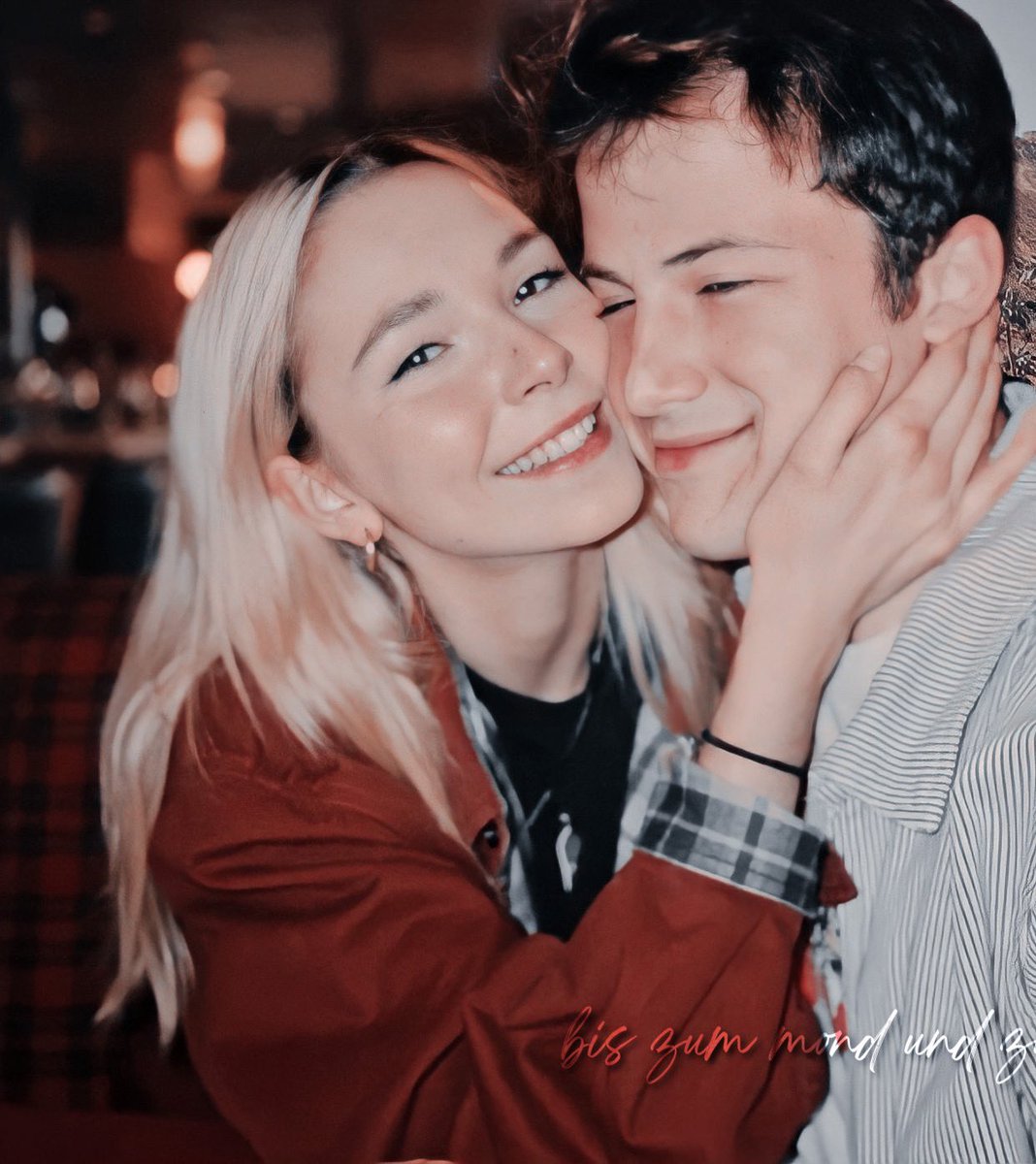 oliverhogws's tweet photo. ⠀
          i'll be your shoulder to lean on
          i'll be your right when you feel 
          wrong  so  come  on, 𝒕𝒂𝒌𝒆 𝒎𝒚 
          𝒉𝒂𝒏𝒅,   we're   moving   on ♡︎.
⠀ https://t.co/cRTLOVX6KX