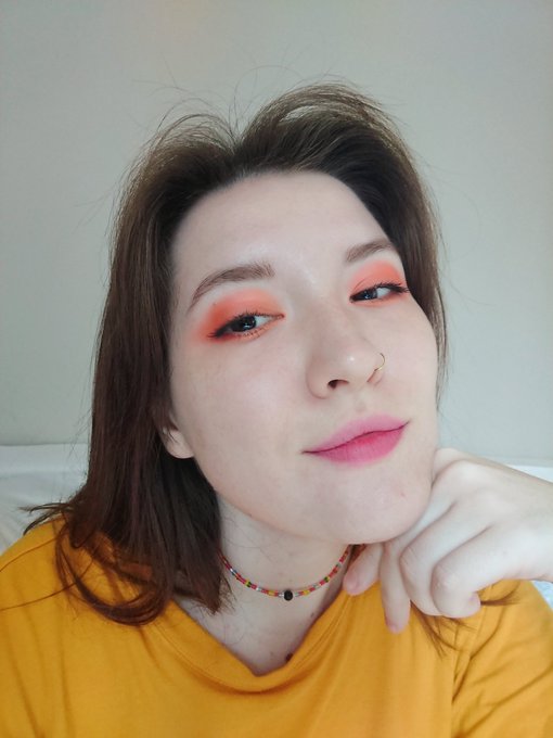 Hope you have a great day 🍓💛🧡🌹👄✨ https://t.co/thgwpTfZ11