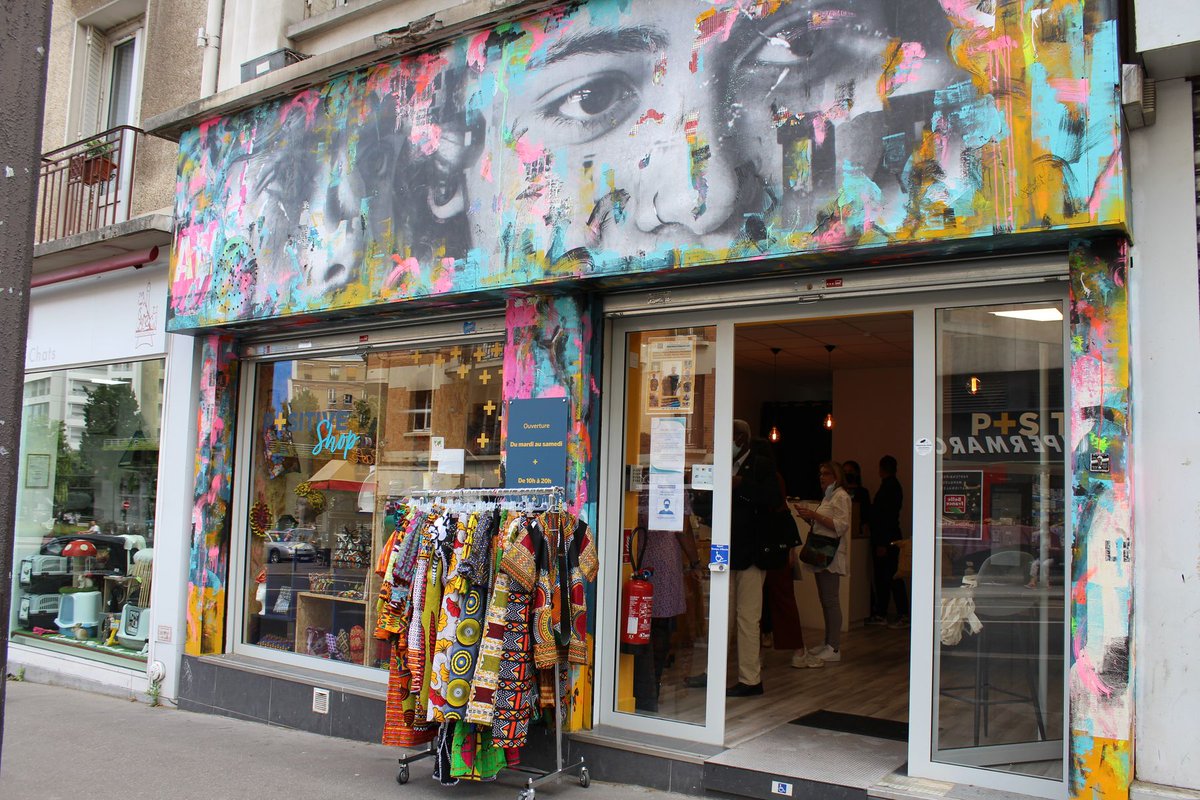 positiv_ngo's tweet photo. La semaine dernière nous avons inauguré notre #PositiveShop 🆕🏬
Un lieu de vie à #Paris19 au service des #entrepreneurs avec le soutien de la #fondation @airliquidegroup et de la #fondation @eiffage 🙏
Plus d'infos sur cette initiative 👉 https://t.co/bM7TbRw4rD https://t.co/fUr2oACHsu