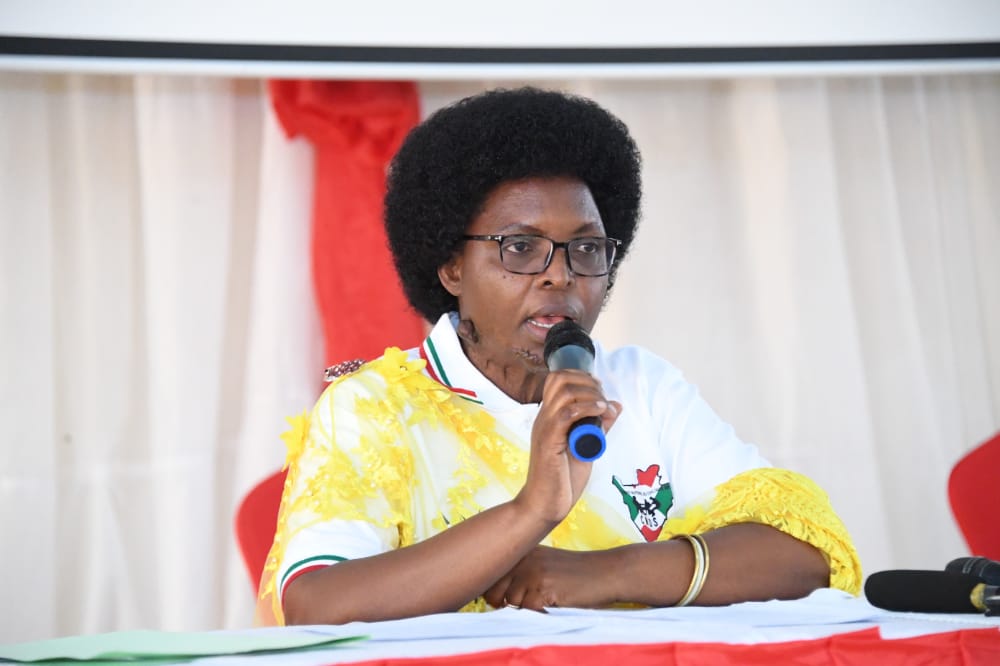 ButoyiEvelyne's tweet photo. Sous le Haut Patronage du Chef de l'Etat S.E Evariste #Ndayishimiye, se déroule le Forum des États Généraux du Dialogue Social, sous le thème: "Le Dialogue Social, facteur de croissance économique et du progrès social au Burundi, " en province de #Ngozi. https://t.co/0ouHyiSIr6