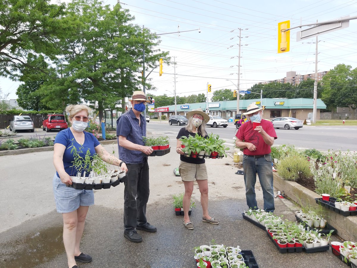 It was wonderful to see Jeanne and the team installing a Blooming Boulevard at the front of The Malicki Sanchez Law Firm
<a href="/BloomingBlvds/">Blooming Boulevards</a> <a href="/MalickiLaw/">Malicki Sanchez Law</a> #Ward1 #Mississauga
