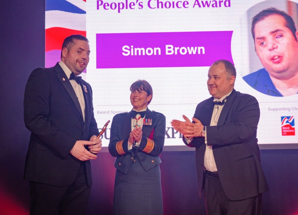 SoldierOnAwards's tweet photo. Our #Throwback bonanza continues with the amazing Simon Brown, winner of the 2017 Peopleβs Choice Award. Now, in 2021, Simon is a member of the SOA judging panel and National Engagement Officer with @BlindVeterans βΆοΈ https://t.co/GLwelAxFI8 | @oneeyedsi66 #SoldieringOnAwards https://t.co/5LLUtuTOsA