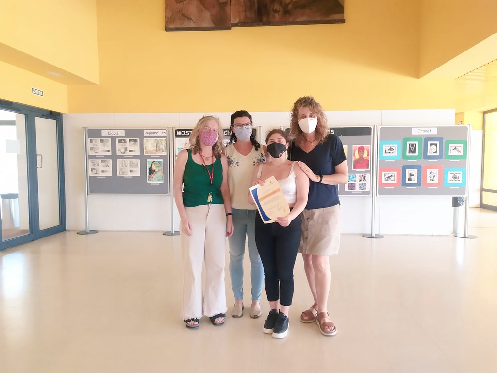 EscolaMadorell's tweet image. Reconeixement de l’esforç i dedicació en la revista del @EscolaMadorell  valorant la seva feina feta per l'@lluisrequesens de la Pamela #somMadorell #collaboració #sinèrgies