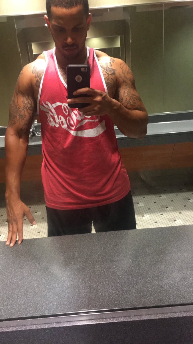 444Aintlifegrnd's tweet photo. @DomDaTrainer 6’3 270 SOLID 💪🏽💪🏽💪🏽 https://t.co/WOmKeXpezr