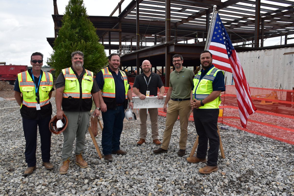 NewSouthConst's tweet photo. Last week we joined @SynergyDPAtl, FS360, and @SkanskaGroup at the Concourse T North Expansion Topping Out at @HartsfieldATL! We had a great time celebrating this huge project milestone with everyone. https://t.co/hTb0JFQMHj