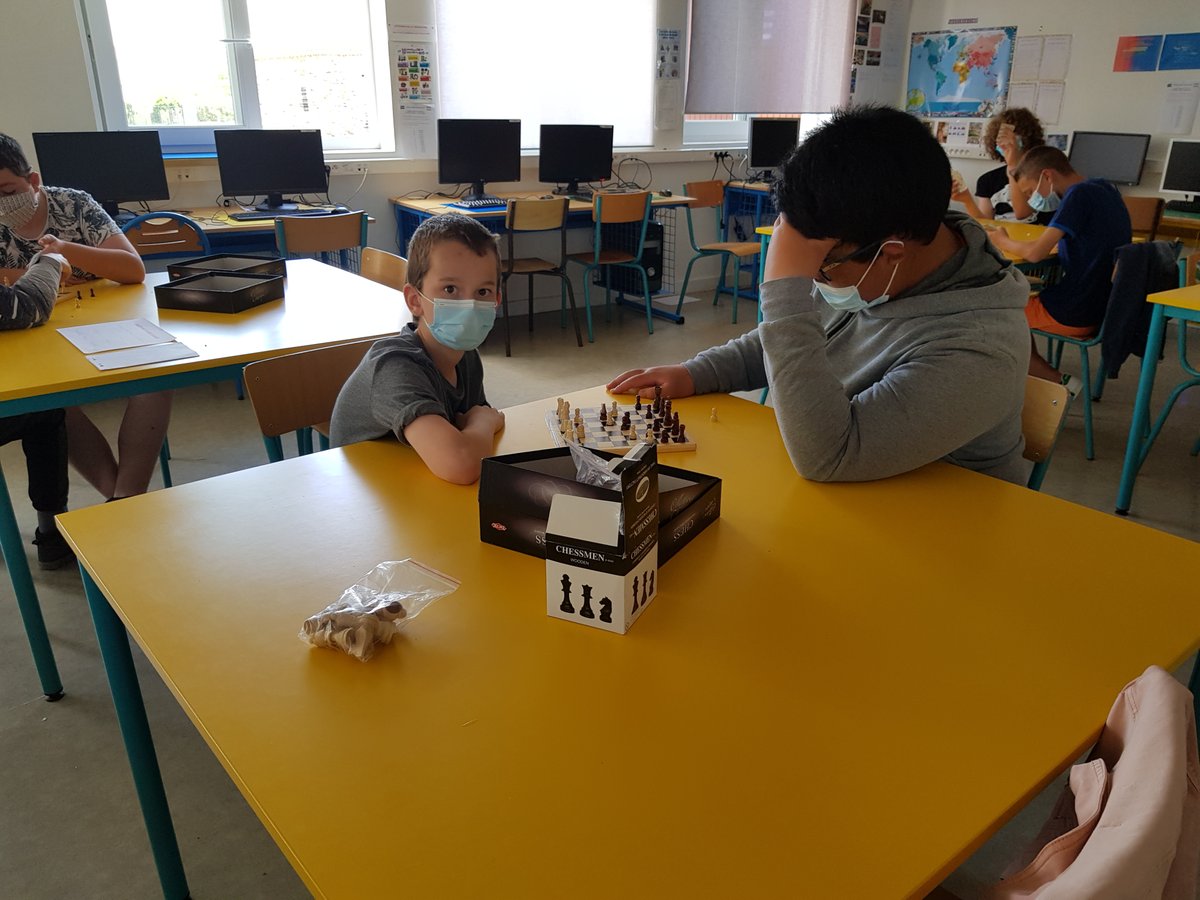 MurStjo's tweet photo. Tournoi d'échecs organisé par Jean-Baptiste et Jérémy: voici le nom des vainqueurs de la 1e phase: Gabin, Nathan, Jean-Baptiste et Jérémy. Bravo! https://t.co/g6yveGBg3J