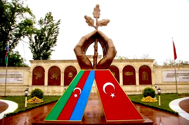 İki bedende bir can,
İki devlet, tek millet;
Türkiye ve Azerbaycan.

Can Azerbaycan‘ın Milli Kurtuluş Günü Kutlu Olsun. 🇹🇷🇦🇿

#AzerbaycanMilliKurtuluşGünü