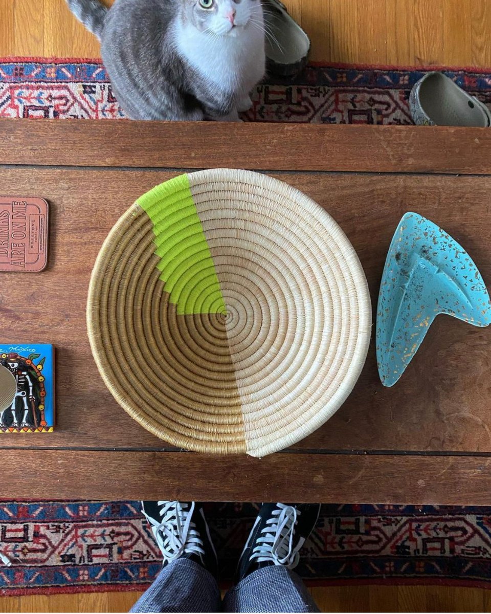 Looking for the perfect present for Father’s Day? Give Dad a gift that gives back, like our signature Neon Form Plateau basket! Handwoven by female artisans in Rwanda. Shop the full Father's Day Collection: bit.ly/3pl7oY3 💚

📸:: @maximumbooyah
#indegoafrica #fathersday