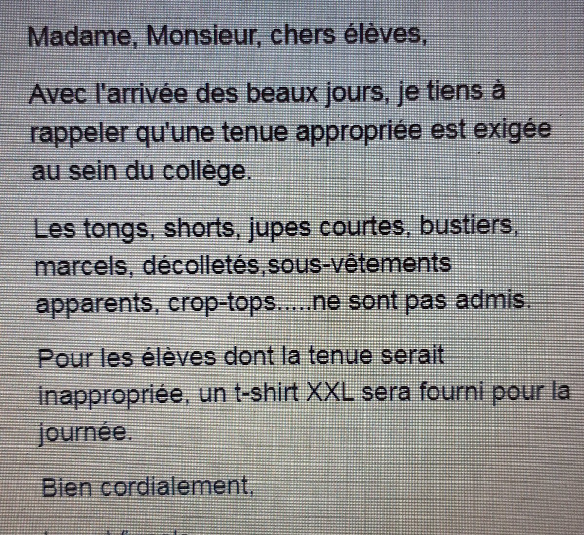 lenore_renard's tweet photo. Pr rappel, voici en substance les messages qui ont fleuri ds les établissements scolaires depuis le printemps.
Ce matin, tous mes élèves masculins sauf 2 portaient un short.
Toutes les filles étaient en pantalon. 

On ne le dira jamais assez : ces règles sont contre les filles. https://t.co/6mwl4AX1rS