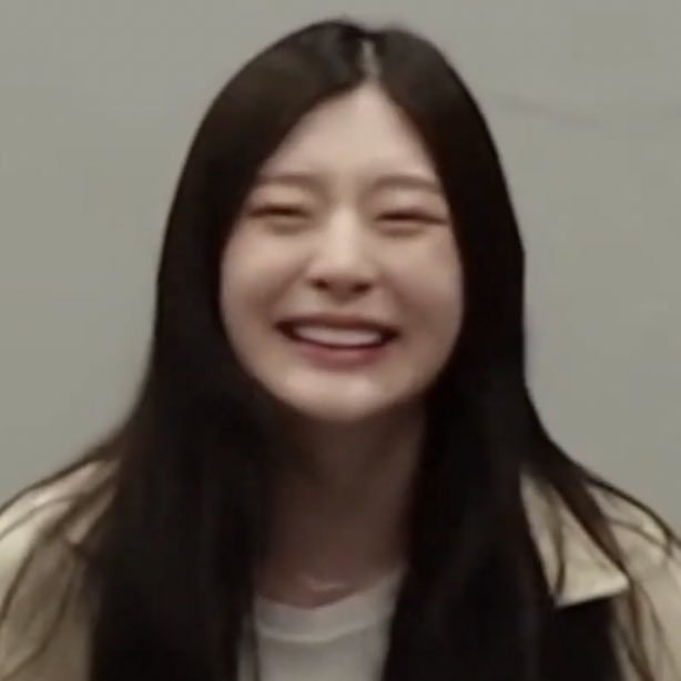 tinyseeuns's tweet image. welcome to a safe space for seeun lovers ^^ i post often so turn on notifs! dm to be tagged in edits (or for any other reason)! most importantly, be positive and don&apos;t comment mean things! #STAYC #스테이씨 #Seeun #세은 @STAYC_official