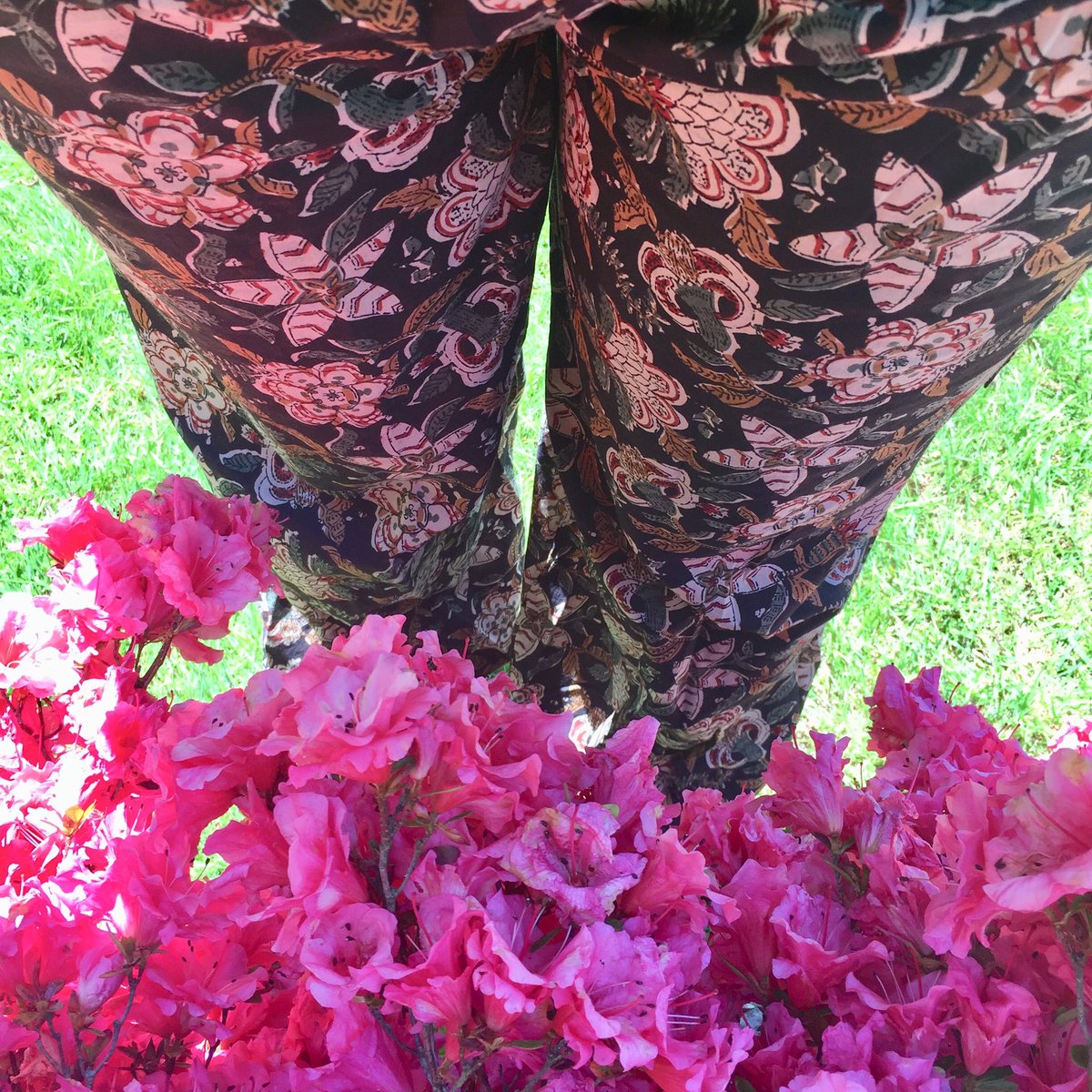Blossoms, sunny days and cool cotton block print trousers @hippydashery 
•
Hippydashery.co.uk
•
 #hippydashery #etsy #sunnydays #newforest #Summer2021 #smallbusiness #alternativedress #bohodress #sustainablefashion #floralclothing #handmade
