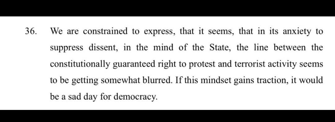 news24tvchannel's tweet image. दिल्ली हाईकोर्ट ने नताशा नरवाल, देवांगना कलिता और आसिफ इकबाल को जमानत देते हुए कहा, 

&quot;असहमति को दबाने की बेचैनी में डूबी सरकार की नजर में विरोध के अधिकार और आतंकवाद का फर्क धुंधला पड़ना लोकतंत्र के लिए दुखद&quot; 

#DelhiHighCourt #caa_nrc_protests